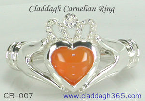 silver claddagh ring