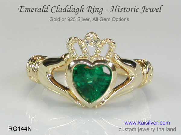 emerald ring claddagh
