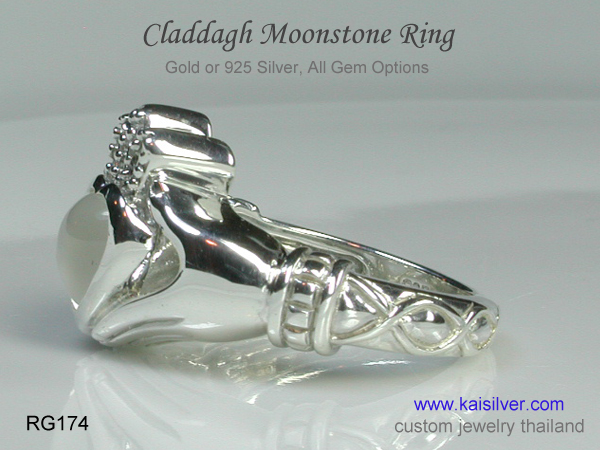 silver claddagh ring 